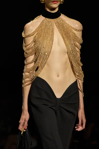 Look 49